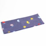 Trak za ušesa - Rožice na jeans modri