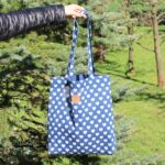 Nakupovalna vrečka iz blaga TOTE BAG - Beli srčki na modri - slika 2
