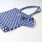 Nakupovalna vrečka iz blaga TOTE BAG - Beli srčki na modri - slika 3