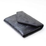 Unikatna ženska denarnica ŠANI- Črna z reliefnim cvetličnim vzorčkom - slika 3